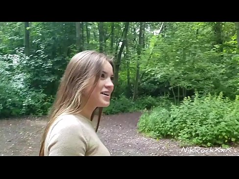 ❤️ Ik stelde Evelina foar dat wy op in iepenbier plak neuke! Se sei ja. Dan ik neukte har yn 'e kont en cum yn har mûle. Doe pikte se harsels. Moaie porno by wy