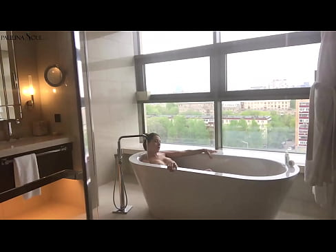❤️ Geweldige babe Hertstochtlik rukt har kut yn 'e badkeamer Moaie porno by wy