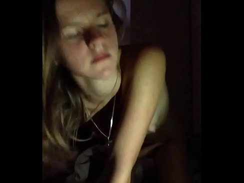 ❤️ In famke masturbeart en komt Moaie porno by wy